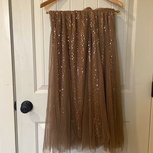 Stunning, ballet skirt, copper sequins with top tool overlay. Elas wais